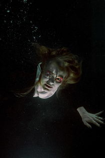 柑橘烏云女版：迷霧森林中的柑橘少女暗黑美學(xué)