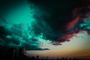 柑橘烏云第一場:撕裂天際的聲光狂想曲